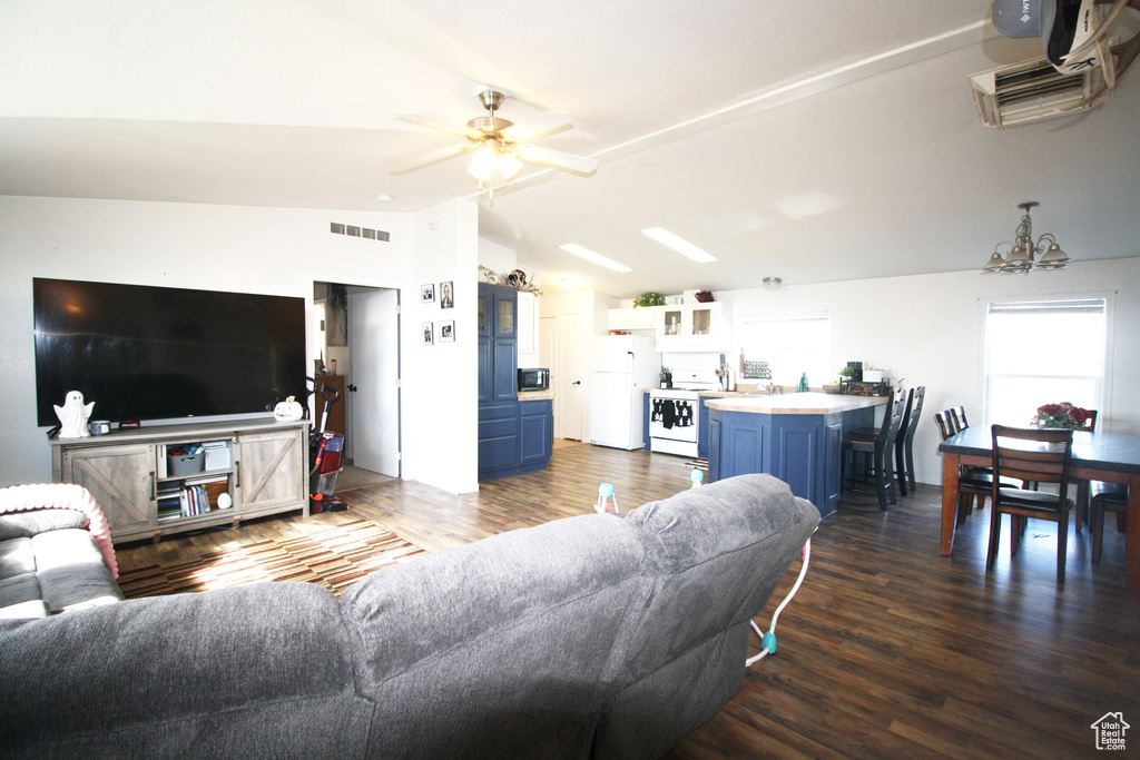 Photo 4 for MLS #2117511 at 374 W 2050 South