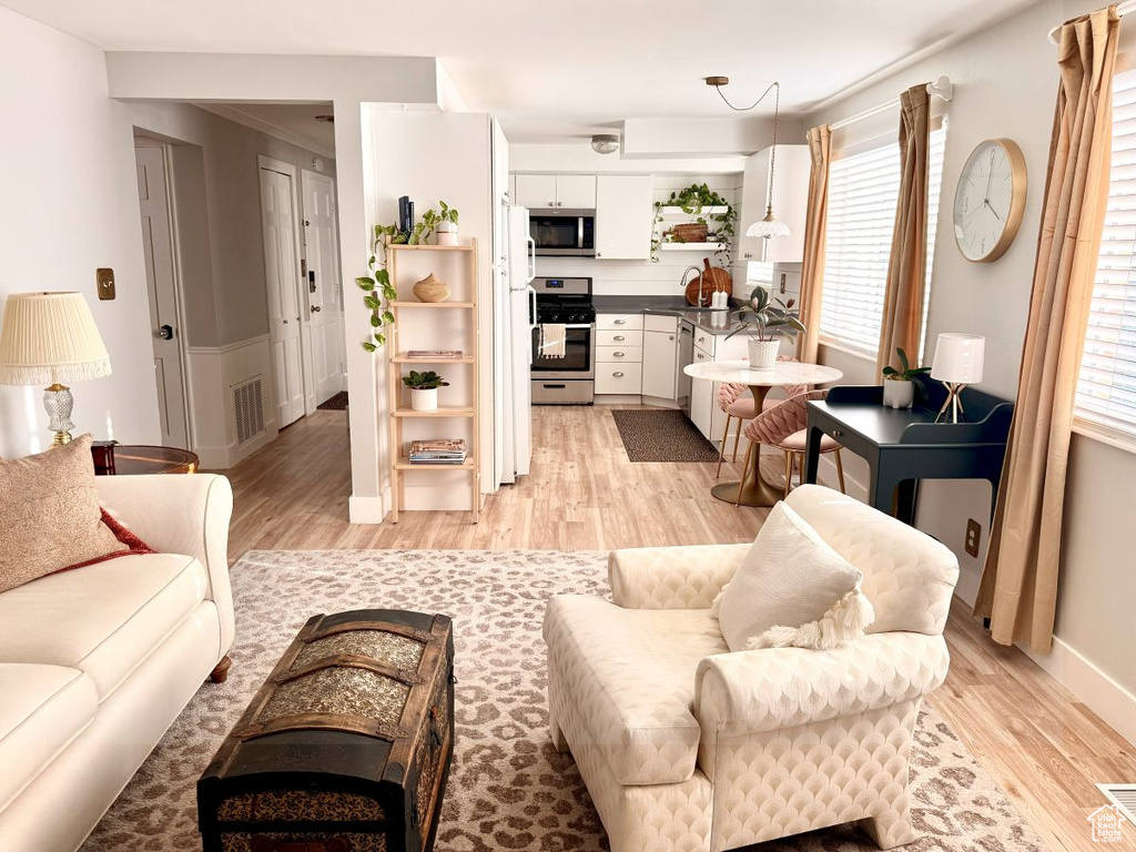 Photo 7 for MLS #2117513 at 2220 E Murray Holladay Rd #160