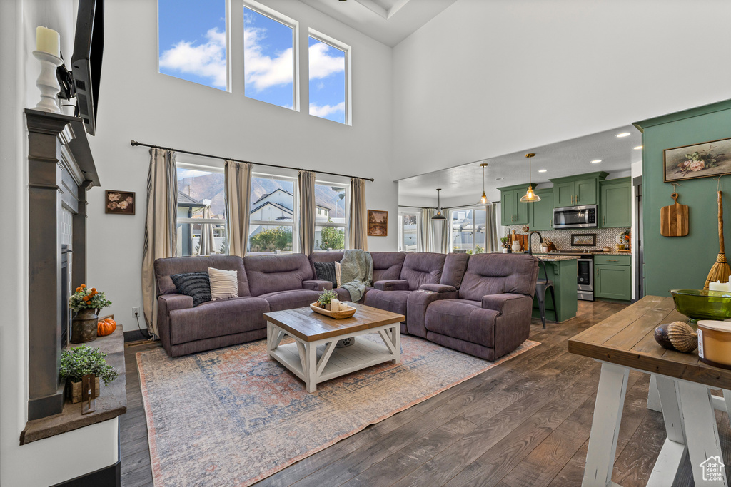 1237 S 50 E Salem, UT 84653