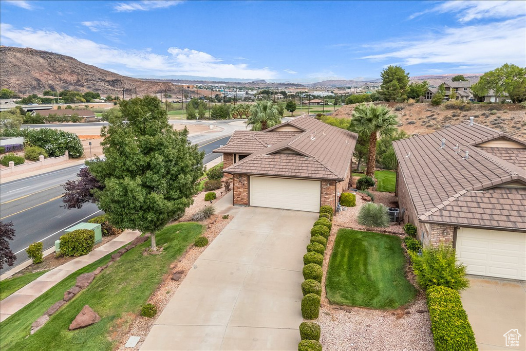 Photo 11 for MLS #2117527 at 639 W Uxbridge Cir