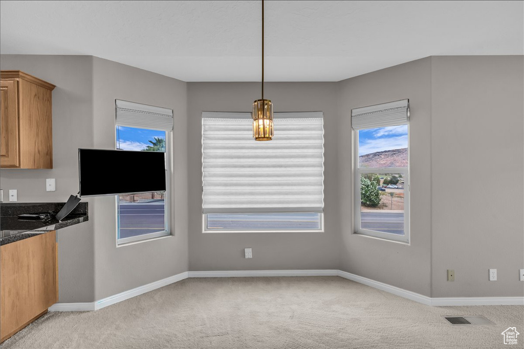 Photo 6 for MLS #2117527 at 639 W Uxbridge Cir