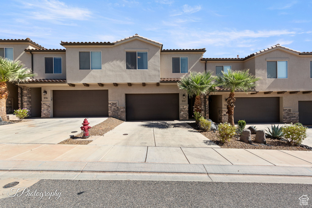 Photo 2 for MLS #2117563 at 512 N Sol Grande Ln
