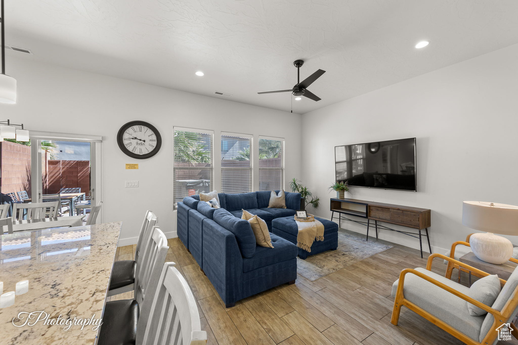 Photo 6 for MLS #2117563 at 512 N Sol Grande Ln