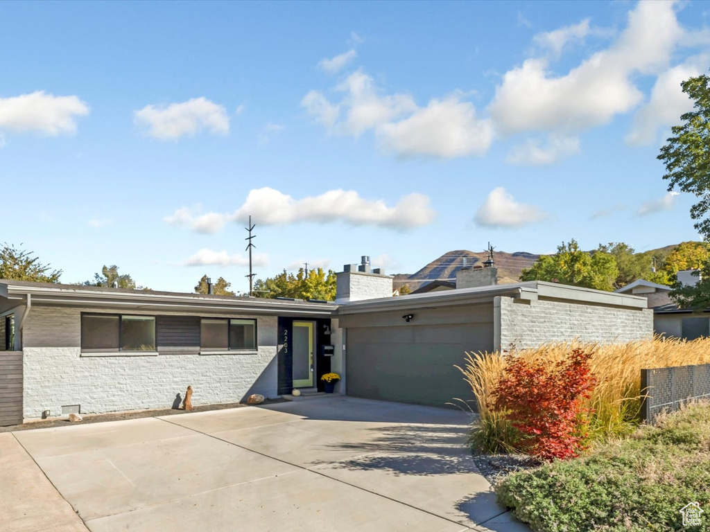 Photo 28 for MLS #2117579 at 2203 E Vimont Ave