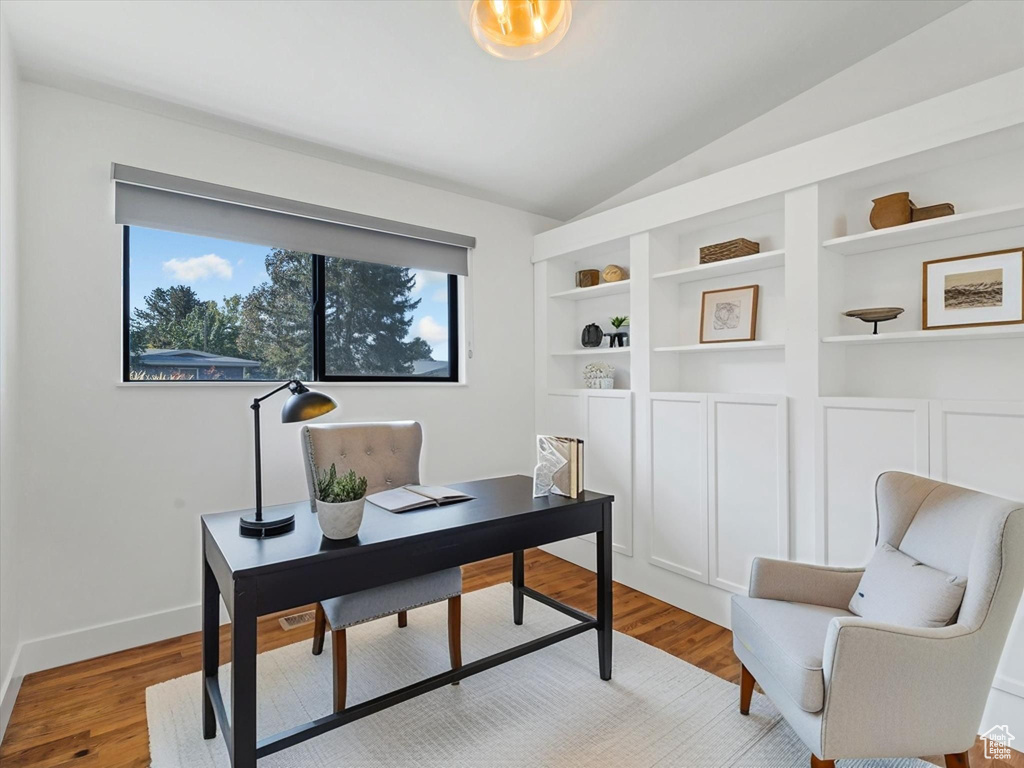 Photo 9 for MLS #2117579 at 2203 E Vimont Ave