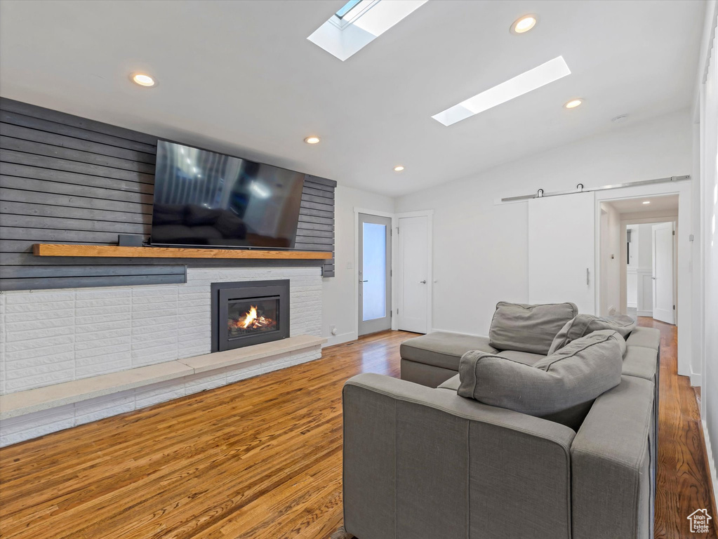 Photo 8 for MLS #2117579 at 2203 E Vimont Ave