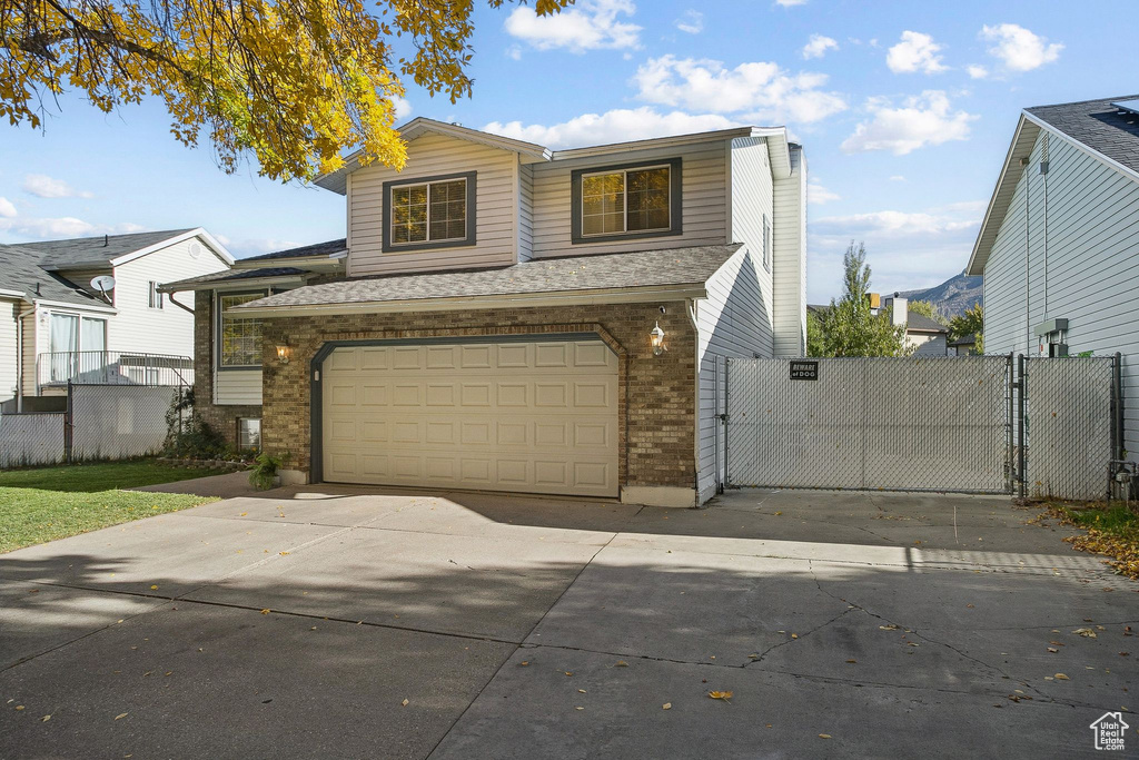 Photo 3 for MLS #2117606 at 330 W Meadowbrook Dr