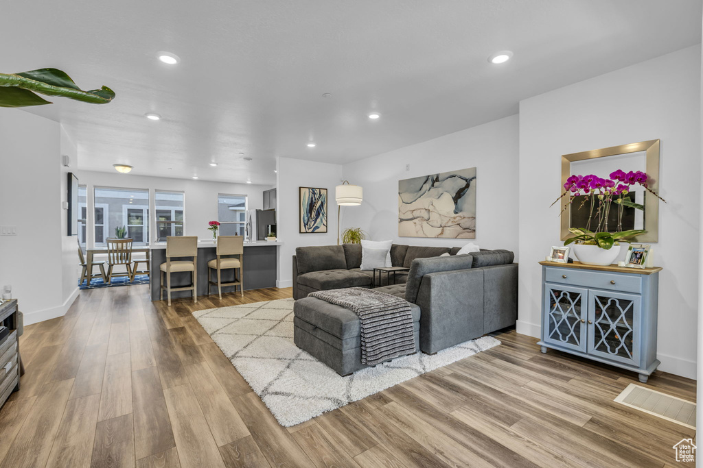 Photo 7 for MLS #2117620 at 3844 W Gartmore Ln #208