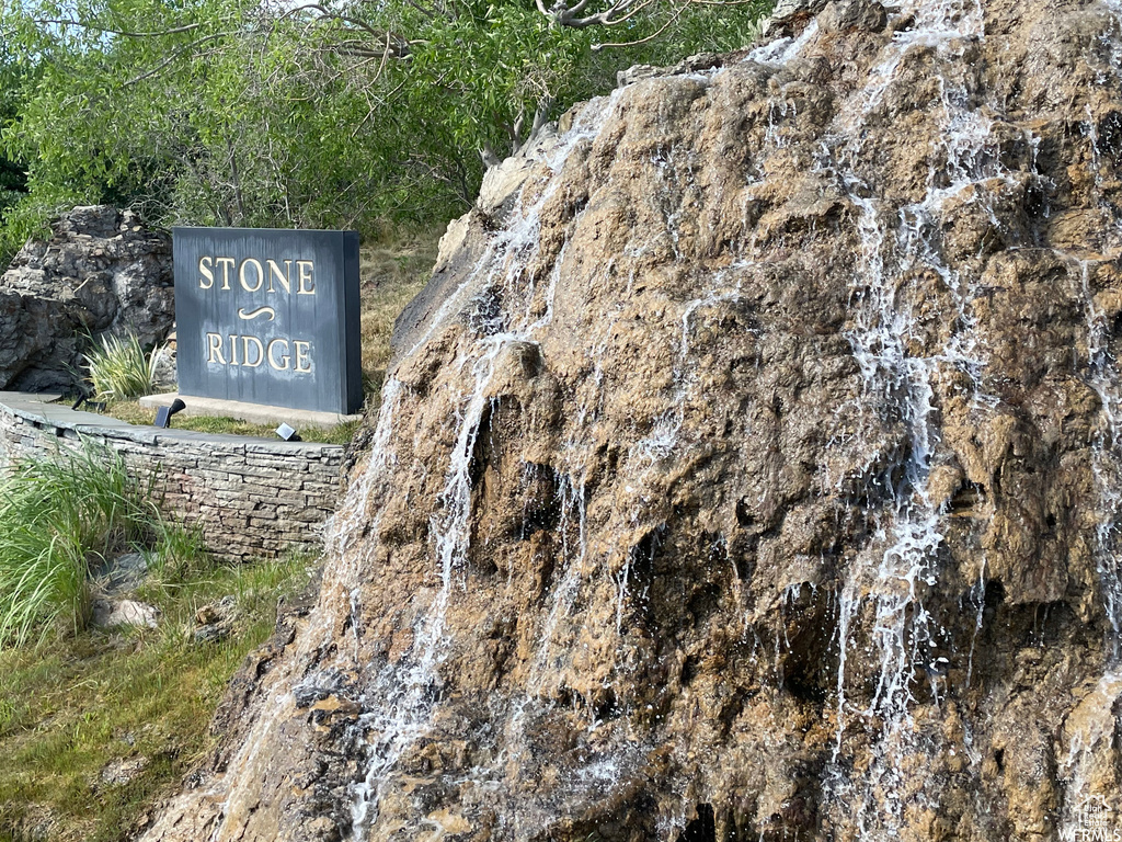 1596 S STONE RDG Bountiful, UT 84010