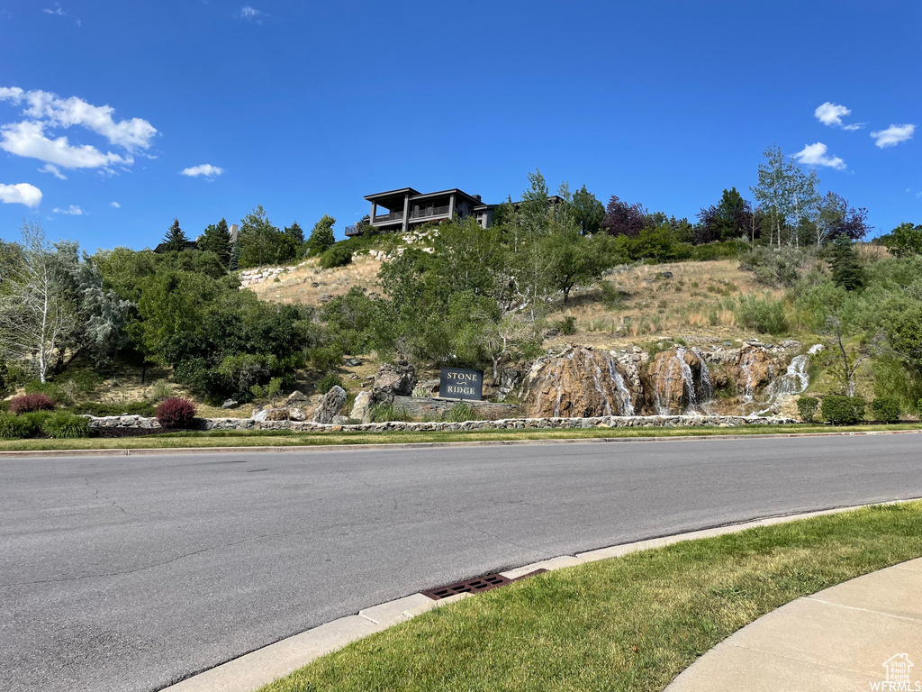 1596 S STONE RDG Bountiful, UT 84010
