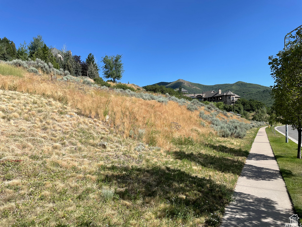 1596 S STONE RDG Bountiful, UT 84010