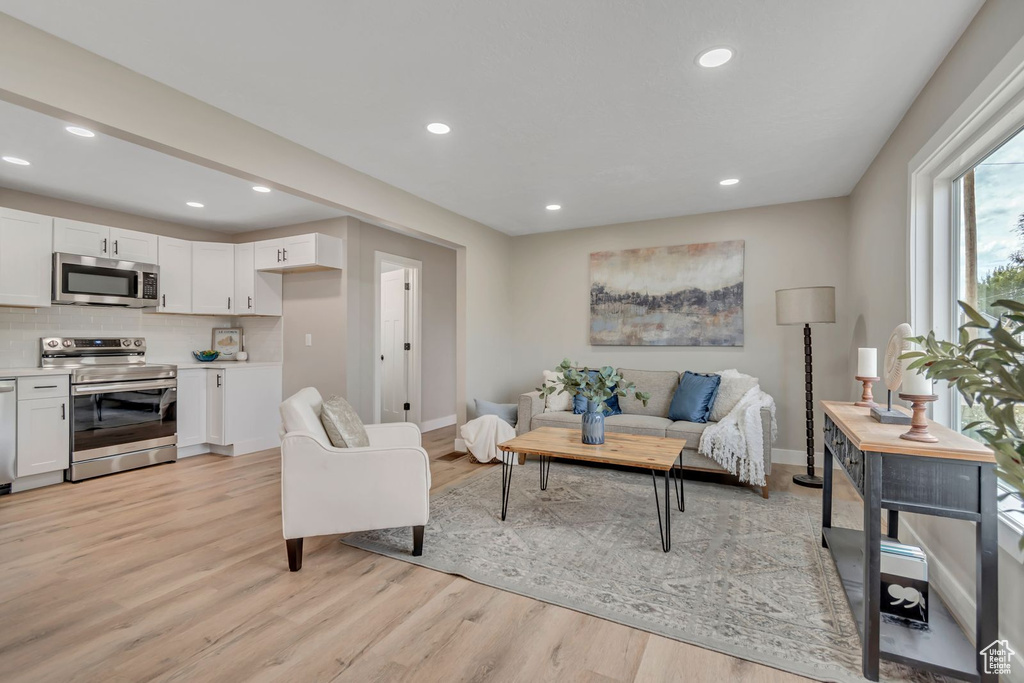 Photo 7 for MLS #2117639 at 1305 W Mead Ave
