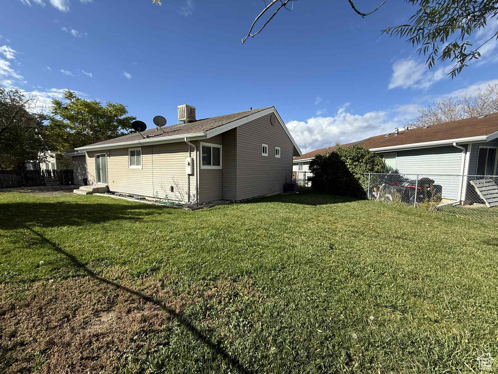 Photo 5 for MLS #2117646 at 688 Birch Cir
