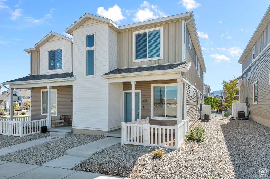 Photo 2 for MLS #2117649 at 108 E Fairmont Pl