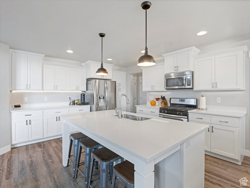 Photo 12 for MLS #2117660 at 742 N Echo Way