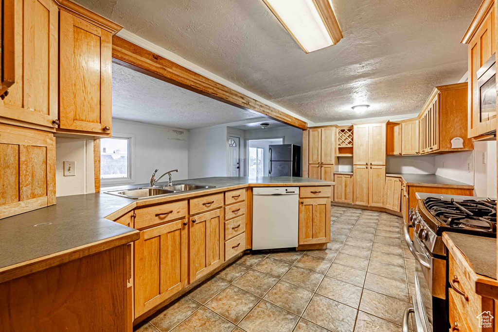 Photo 9 for MLS #2117699 at 155 N Main St