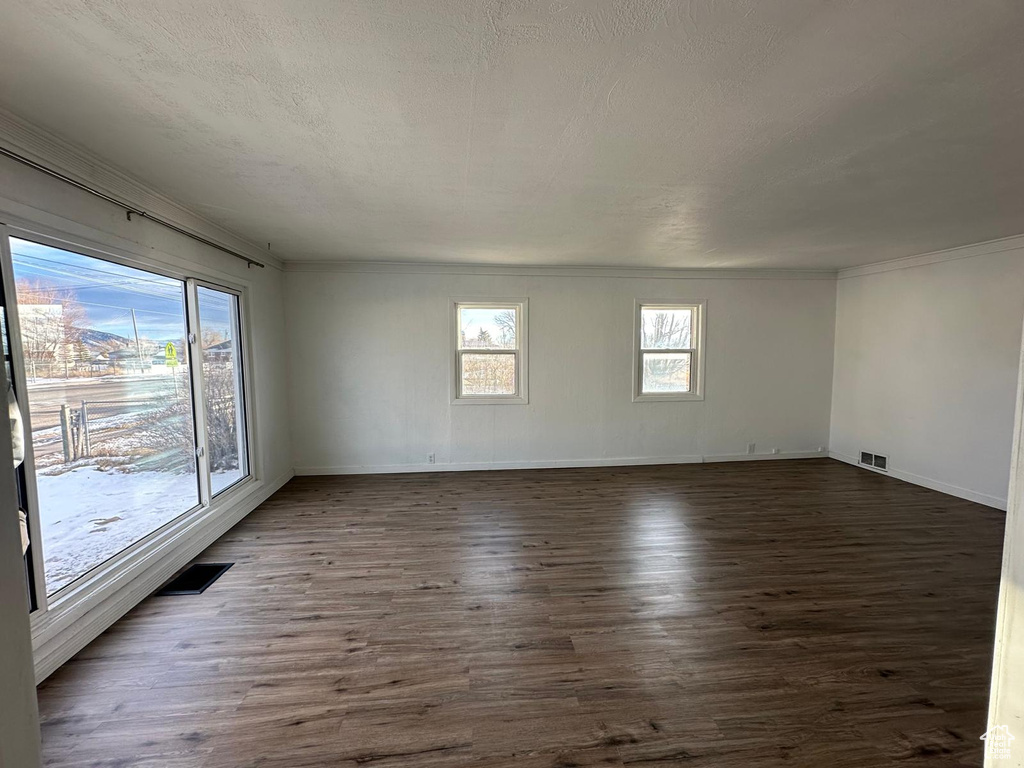 Photo 3 for MLS #2117699 at 155 N Main St