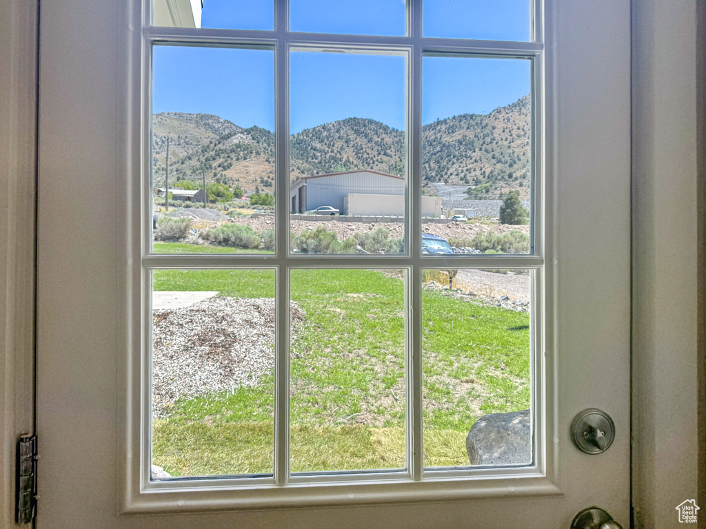 Photo 17 for MLS #2117703 at 215 W Railroad St