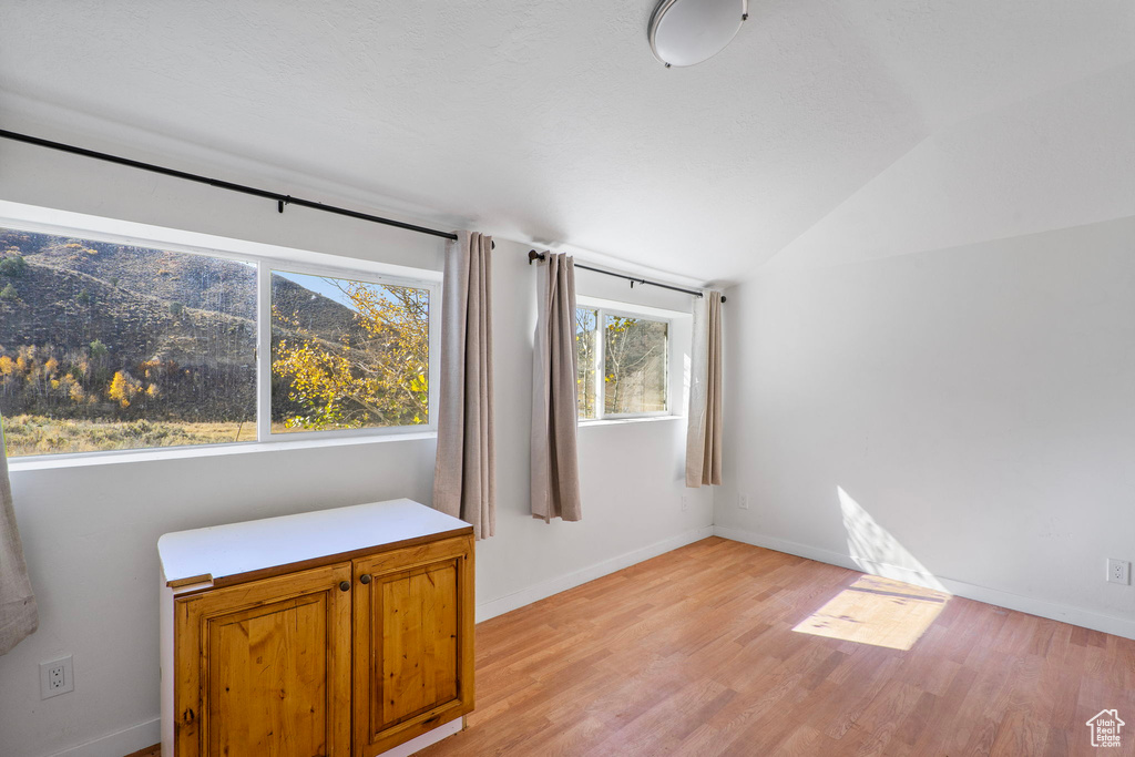 Photo 16 for MLS #2117714 at 1290 Echo Creek Rd