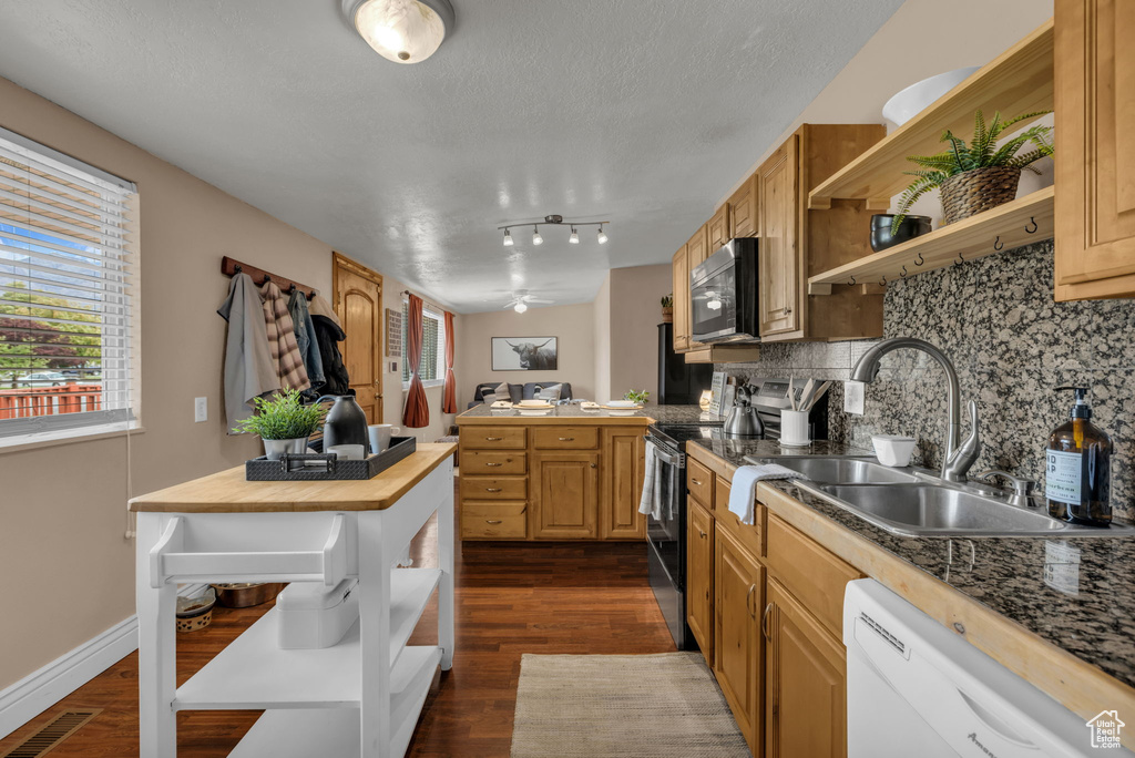 Photo 9 for MLS #2117728 at 621 E 925 North