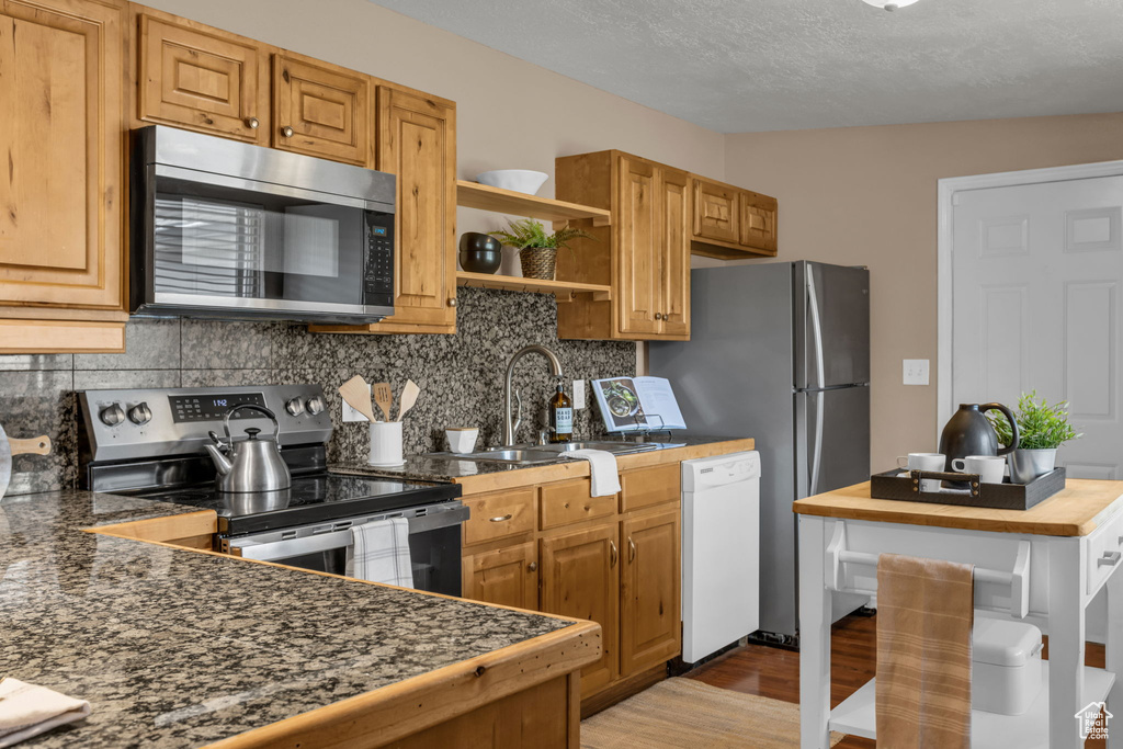 Photo 6 for MLS #2117728 at 621 E 925 North
