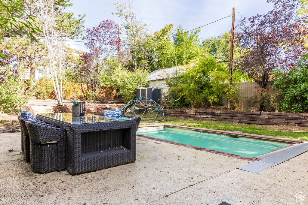 Photo 14 for MLS #2117731 at 215 E 2nd Ave