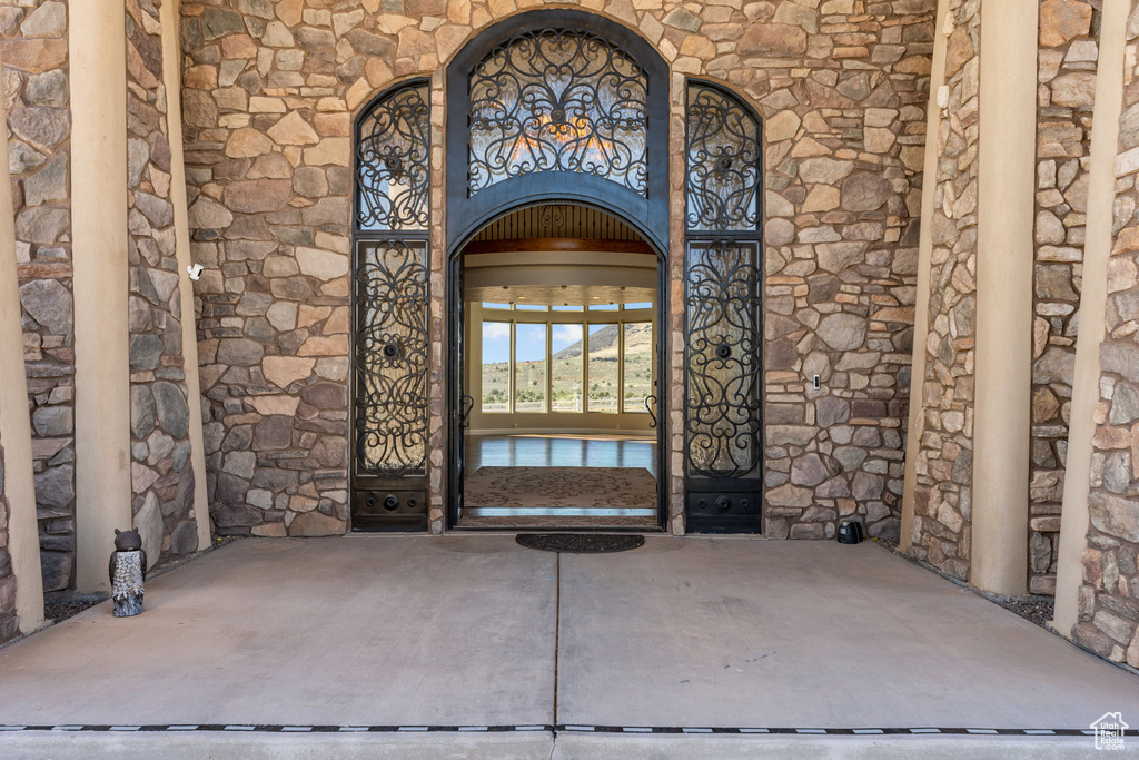 Photo 9 for MLS #2117732 at 533 W Canyon Trl