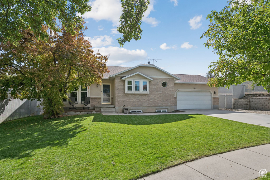 Photo 2 for MLS #2117746 at 1891 W Orchard View Cir