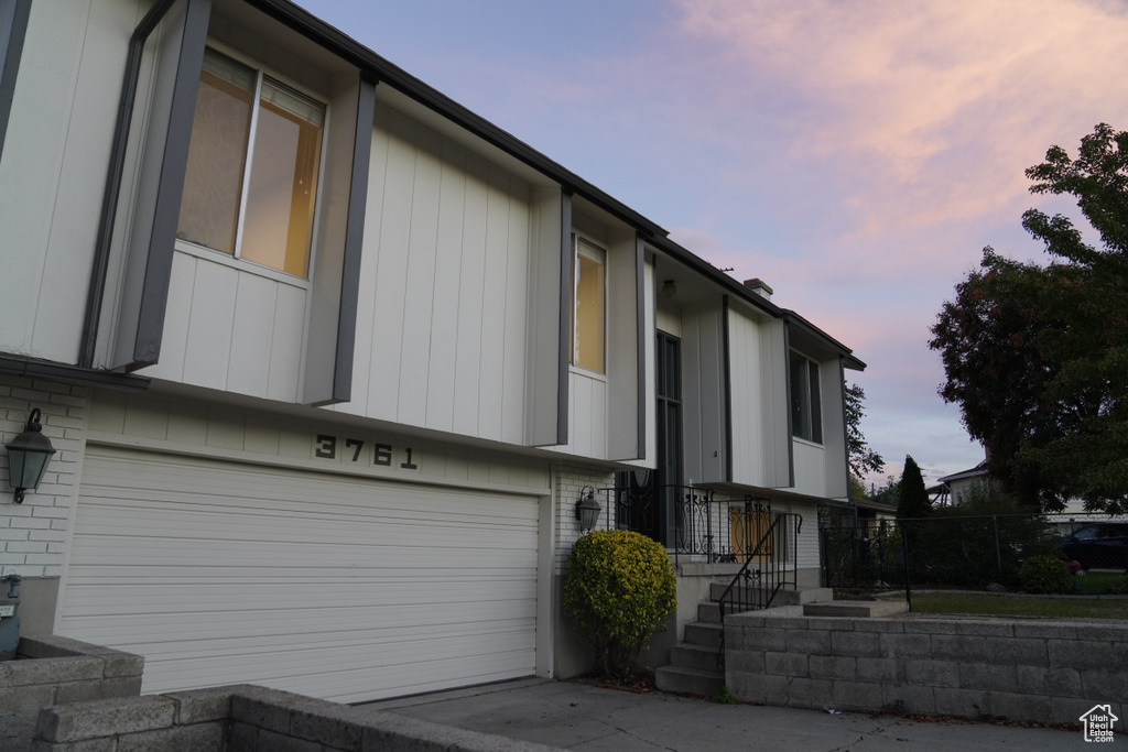 Photo 2 for MLS #2117752 at 3761 S Oxford Way