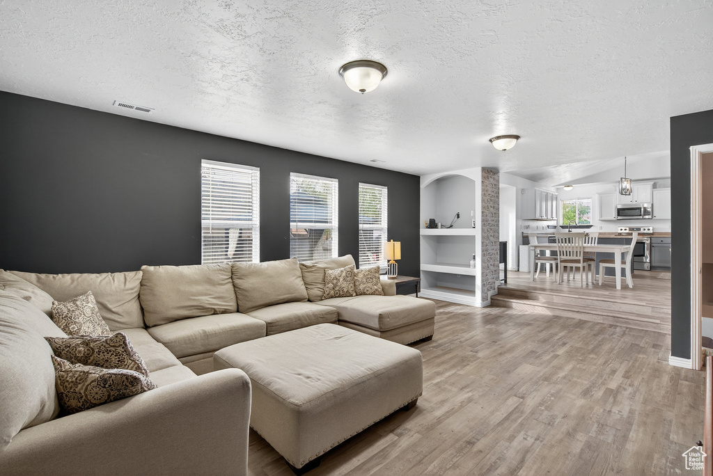 Photo 14 for MLS #2117754 at 336 E 700 North