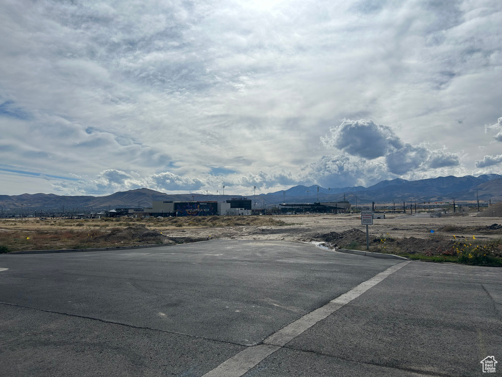 10804 S GRESHAM DR South Jordan, UT 84009
