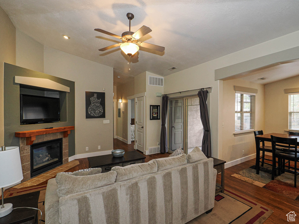 Photo 3 for MLS #2117824 at 4478 S Kelmscott Ln #B