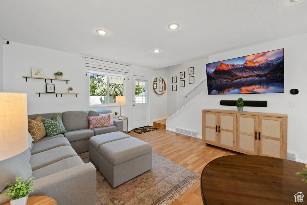 Photo 2 for MLS #2117832 at 381 E Park Creeke Ln