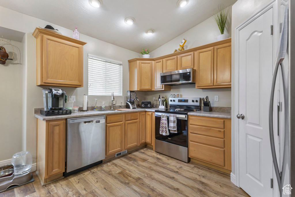 Photo 8 for MLS #2117858 at 455 Lindy Way