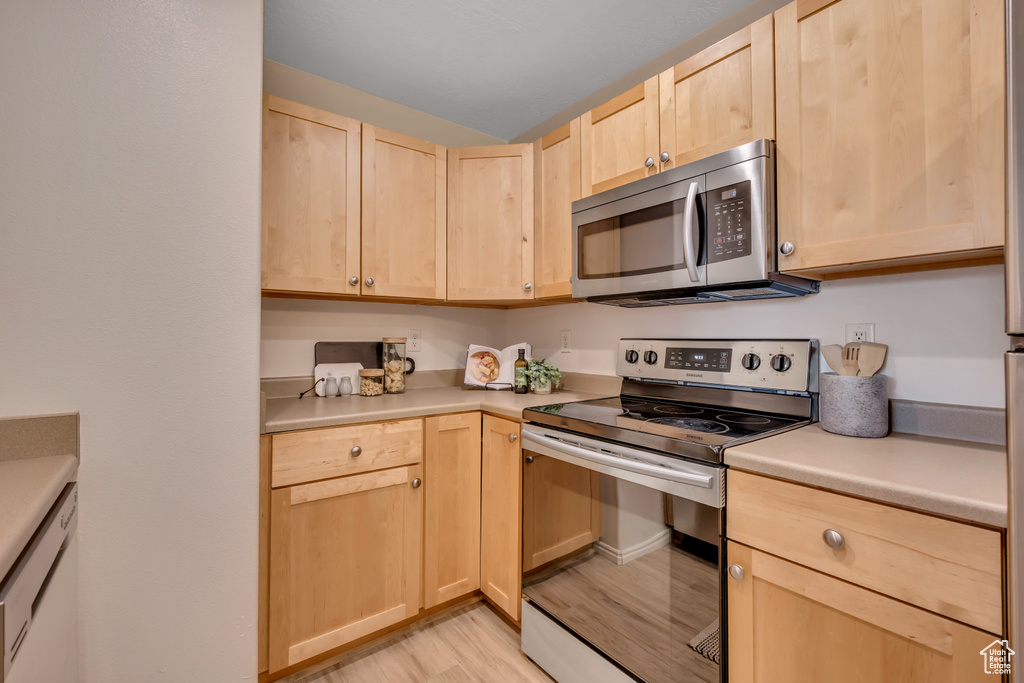 325 W 700 N #14 Salt Lake City, UT 84103