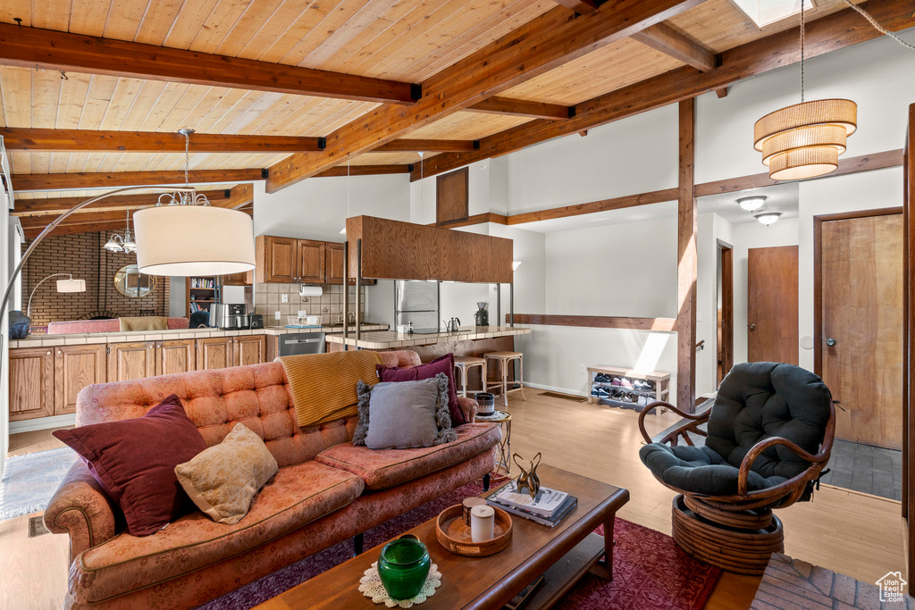 Photo 12 for MLS #2117875 at 1314 E Crandall Ave
