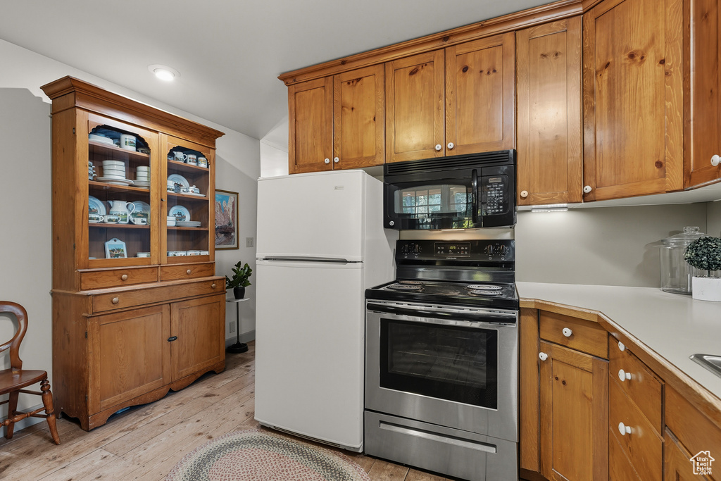 Photo 12 for MLS #2117880 at 127 W Main St