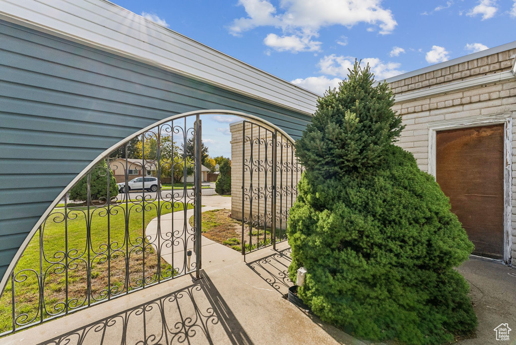 1433 E PLATA WAY Sandy, UT 84093