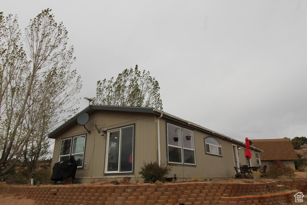 Photo 2 for MLS #2117894 at 170 S 20300 West