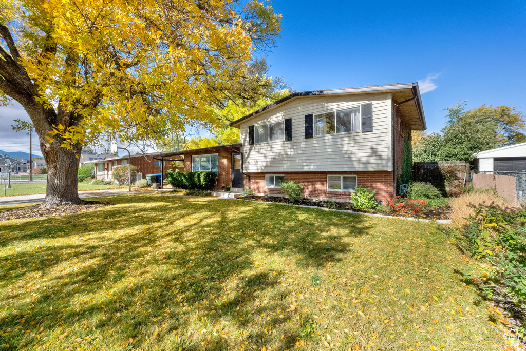 Photo 17 for MLS #2117898 at 3574 W Meadowbrook Dr