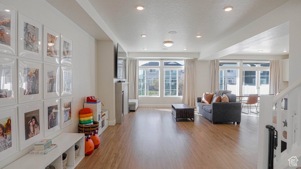 Photo 11 for MLS #2117901 at 109 E Hidden Creek Way #550