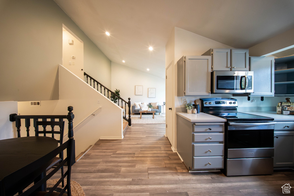 Photo 4 for MLS #2117915 at 2024 S 925 West