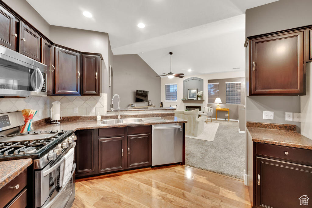 Photo 11 for MLS #2117921 at 967 S Courtyard Ln