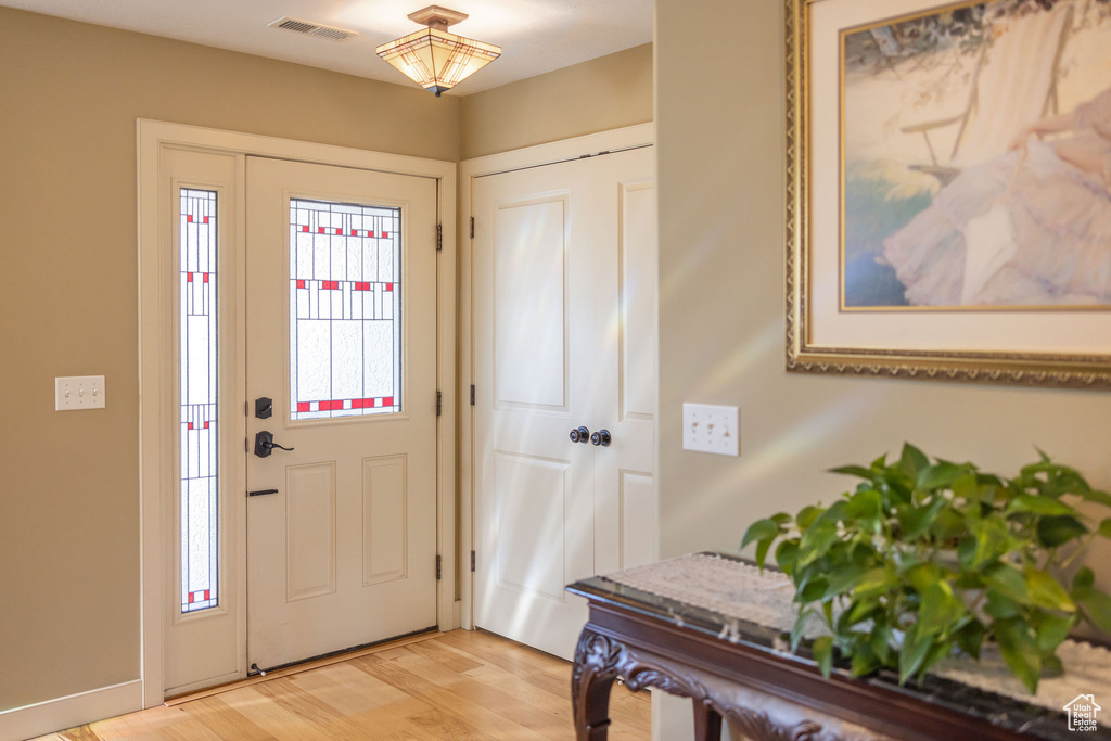 Photo 7 for MLS #2117947 at 1390 W Henry&