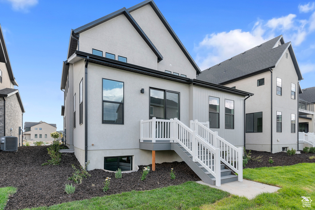 Photo 2 for MLS #2117959 at 3266 W 1570 North