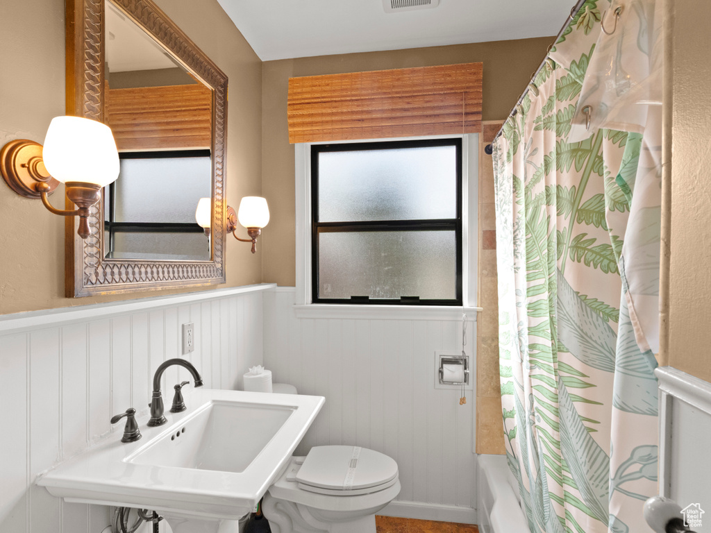 Photo 9 for MLS #2117960 at 1056 E Elgin Ave