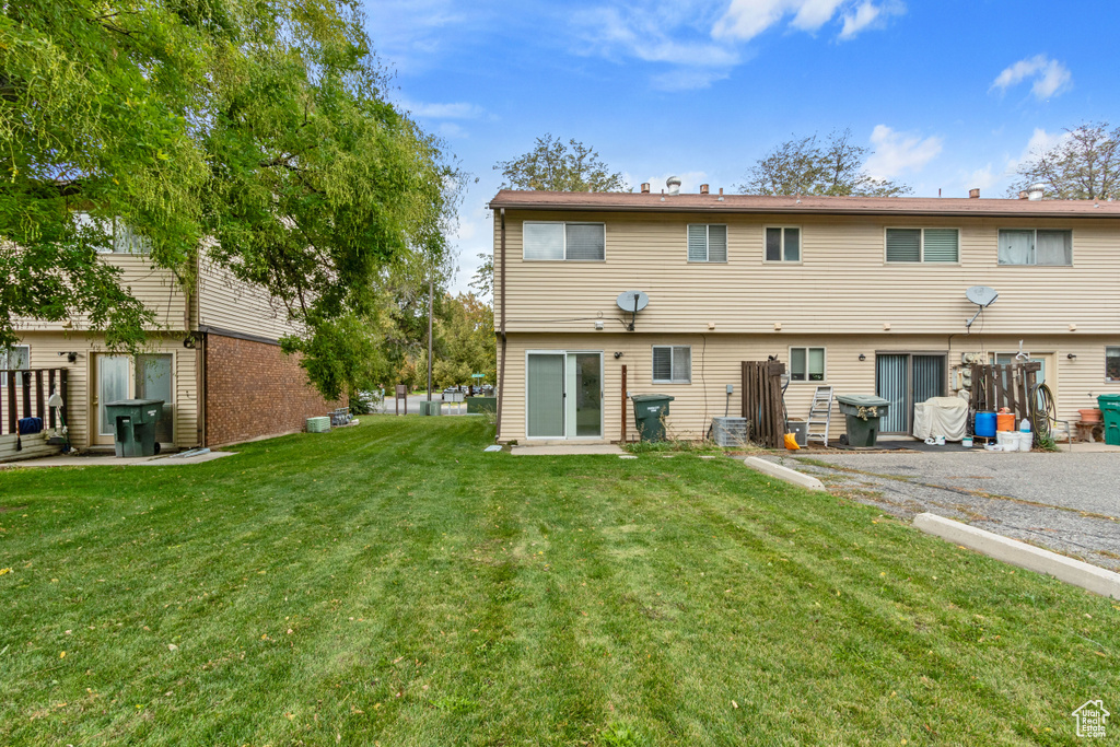 Photo 17 for MLS #2117964 at 137 E Southwell St #16