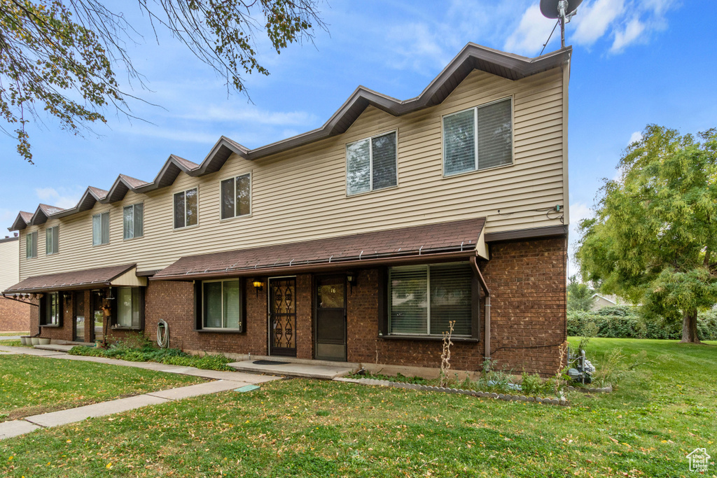 Photo 2 for MLS #2117964 at 137 E Southwell St #16