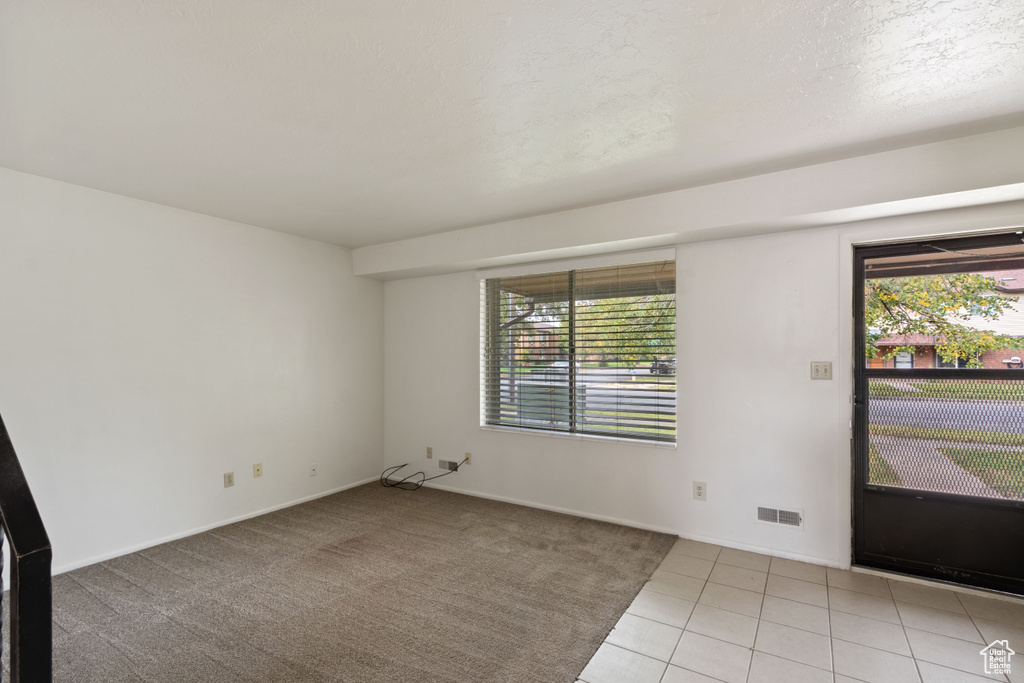 Photo 3 for MLS #2117964 at 137 E Southwell St #16