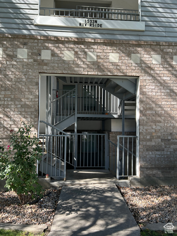Photo 2 for MLS #2117965 at 1533 N Riverside Ave #27